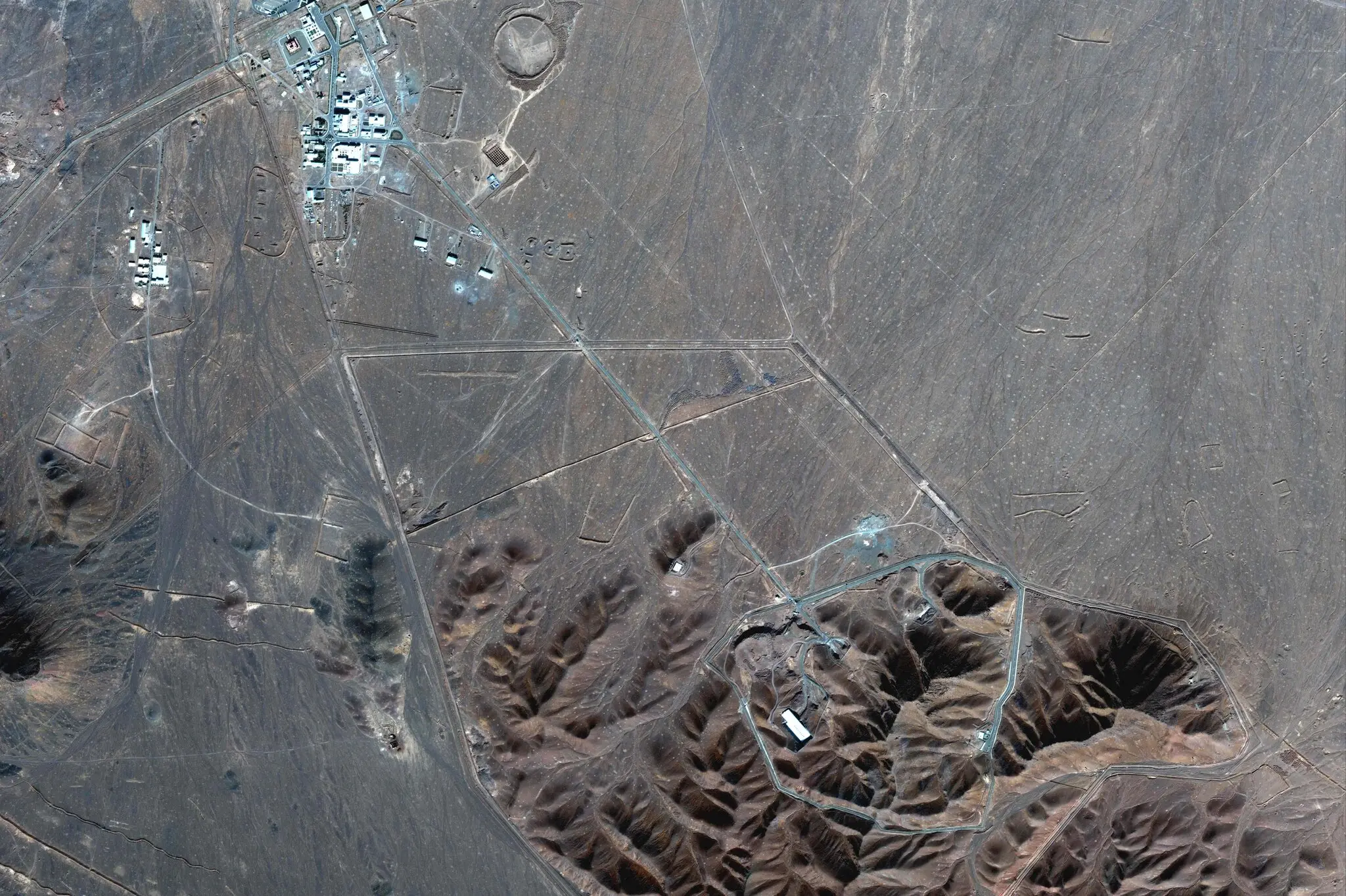 Супутниковий знімок іранського заводу зі збагачення палива Фордо, що розташований на північний схід від міста Ку